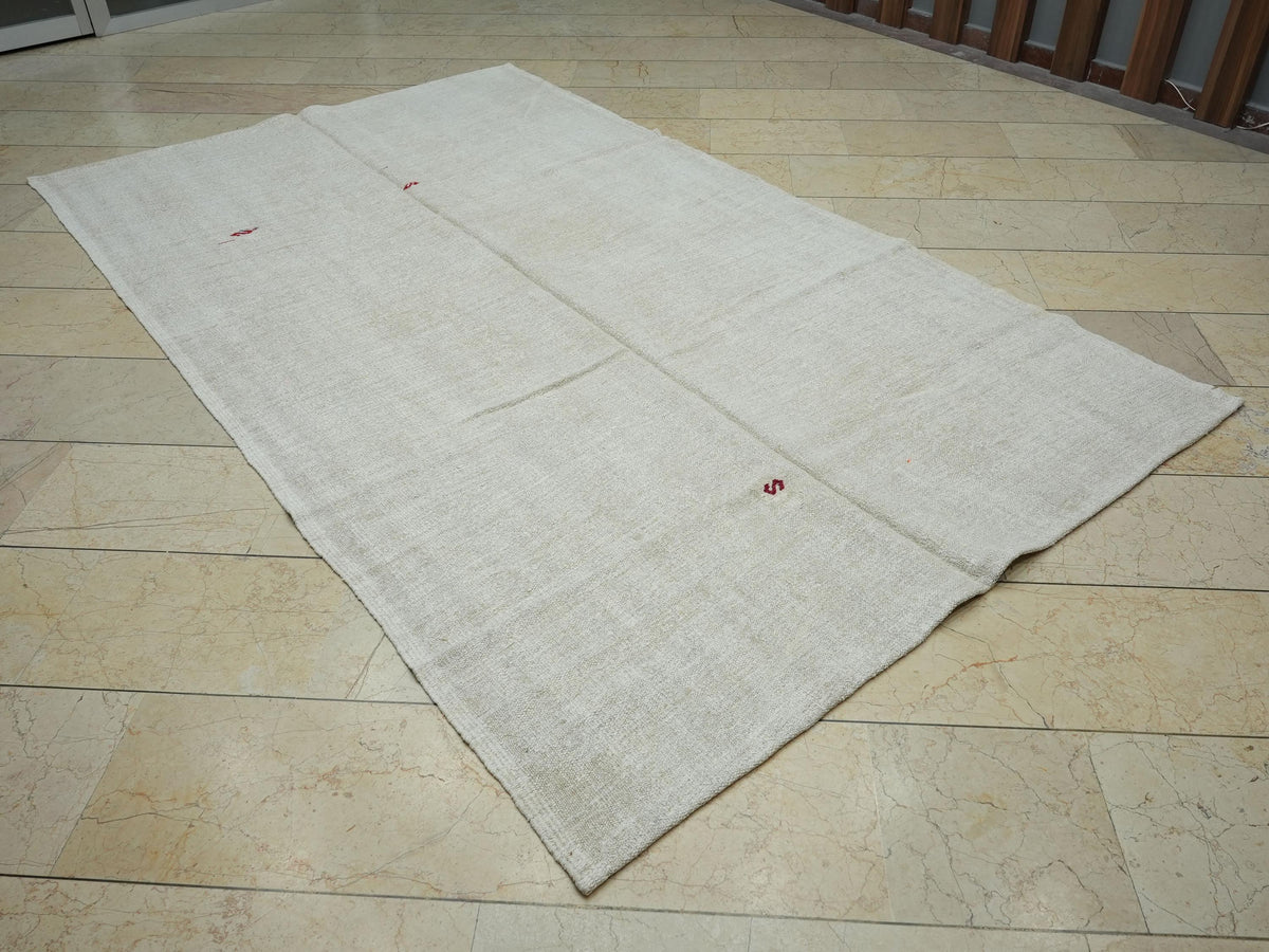 Plain Cream Vintage Turkish Hemp Kilim Rug: 5.5x9.3 ft Organic Flat Woven Rugs.
