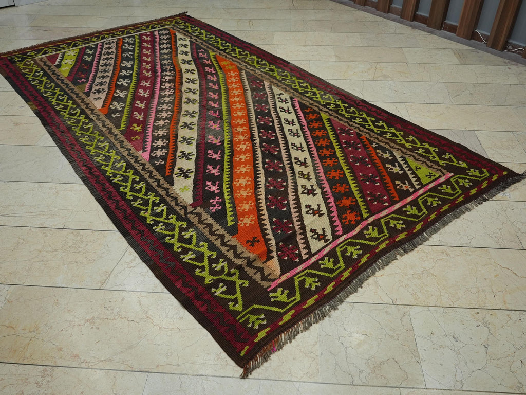 Old Kurdish Kilim Rug: Home Living Floor Decor Handwoven Wool Area Rugs 5,5x10,2 Feet.