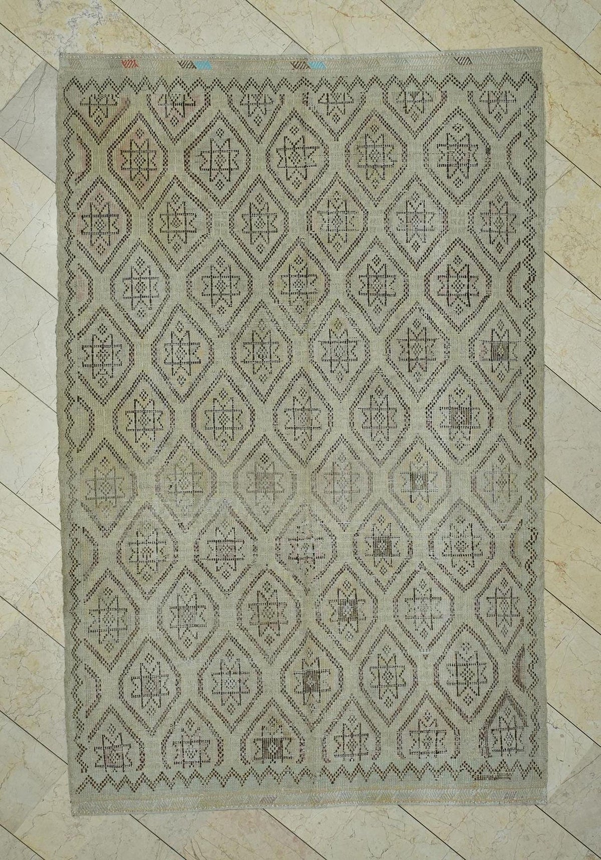 Honeycomb Pattern Wool Embroidered Beige Cotton Kilim Rug,6x9 Ft.