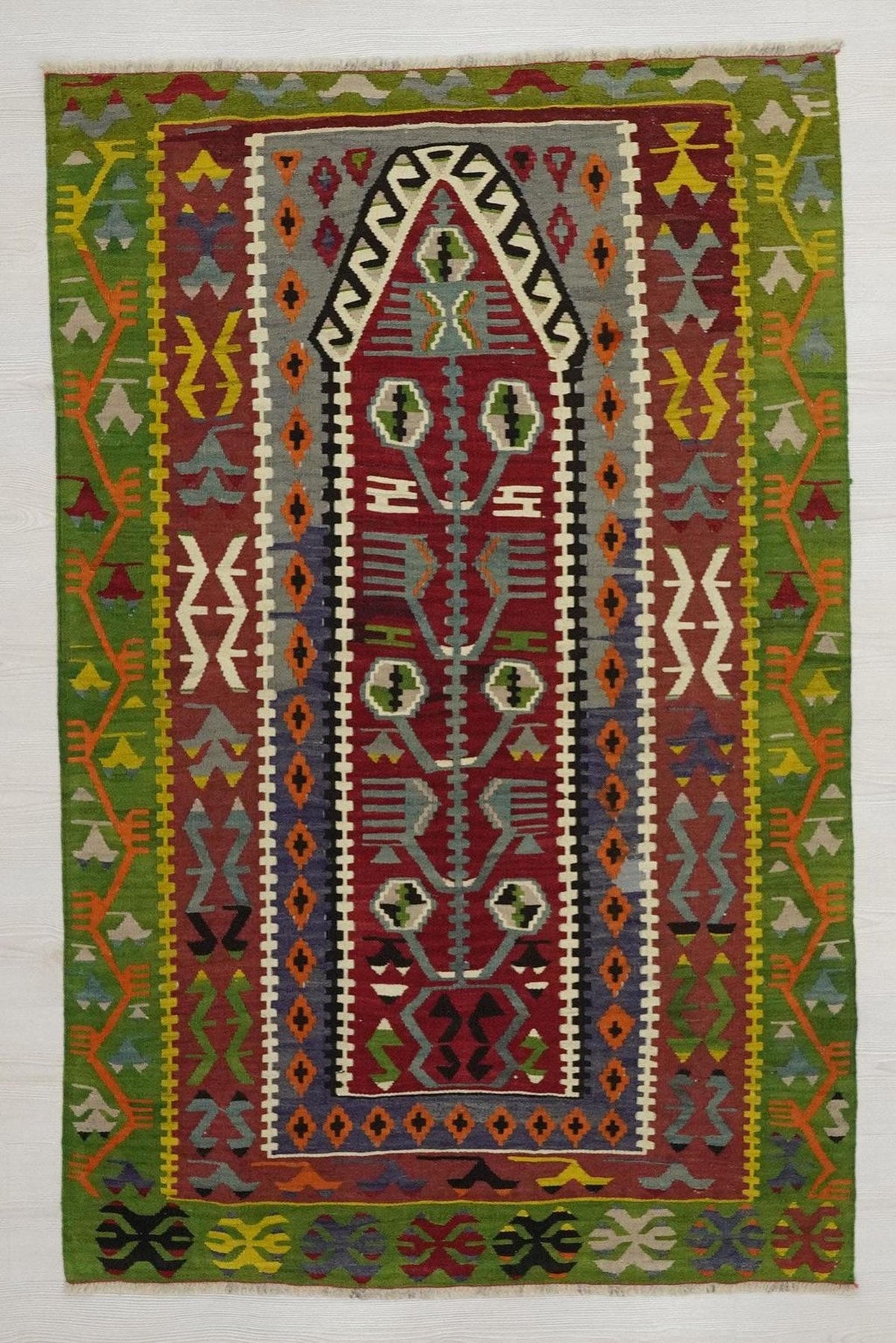 Small Turkish Kilim Rug: 4x6 Vintage Wool Flat Woven Rugs.