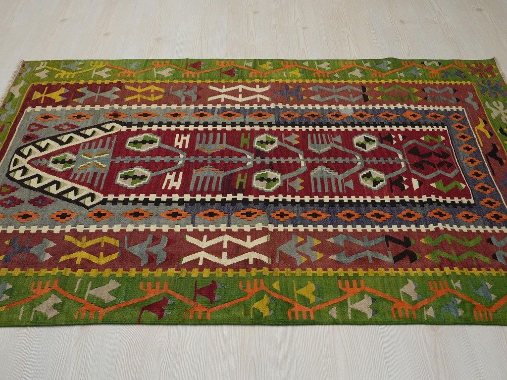 Small Turkish Kilim Rug: 4x6 Vintage Wool Flat Woven Rugs.