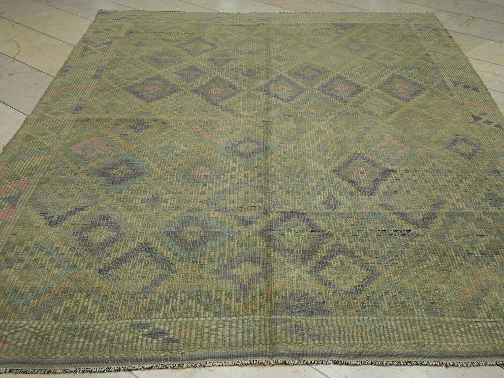 Vintage Turkish Kilim Rug: 6,5x9 Mid-Century Modern Flat Weave Rugs.