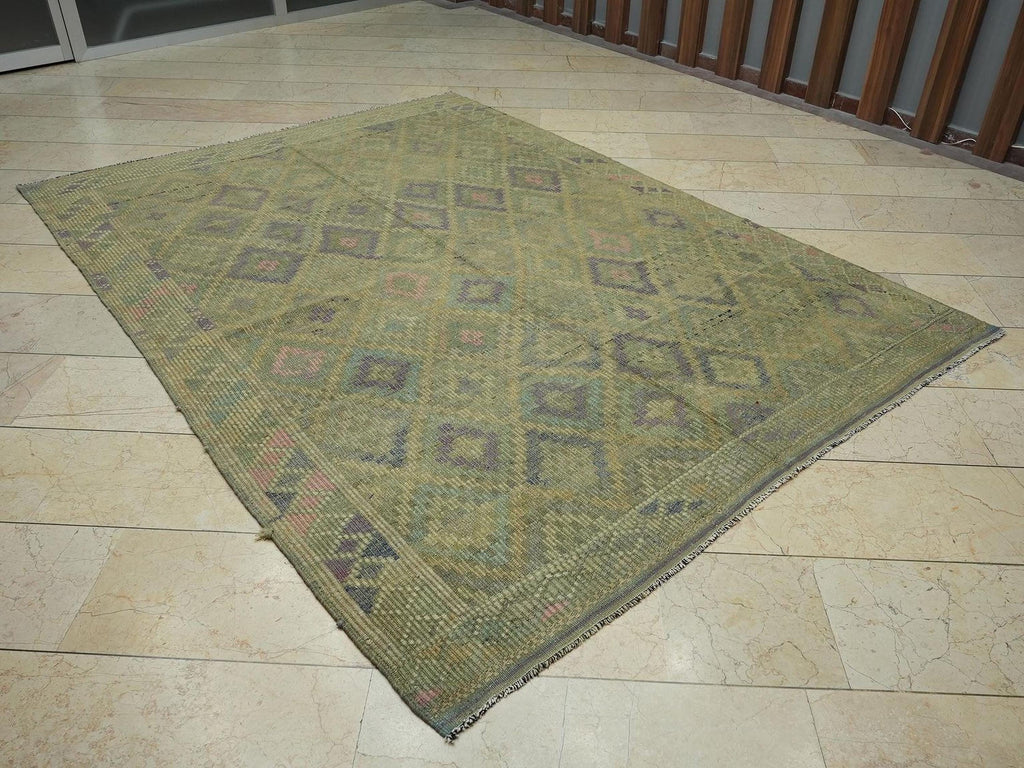 Vintage Turkish Kilim Rug: 6,5x9 Mid-Century Modern Flat Weave Rugs.