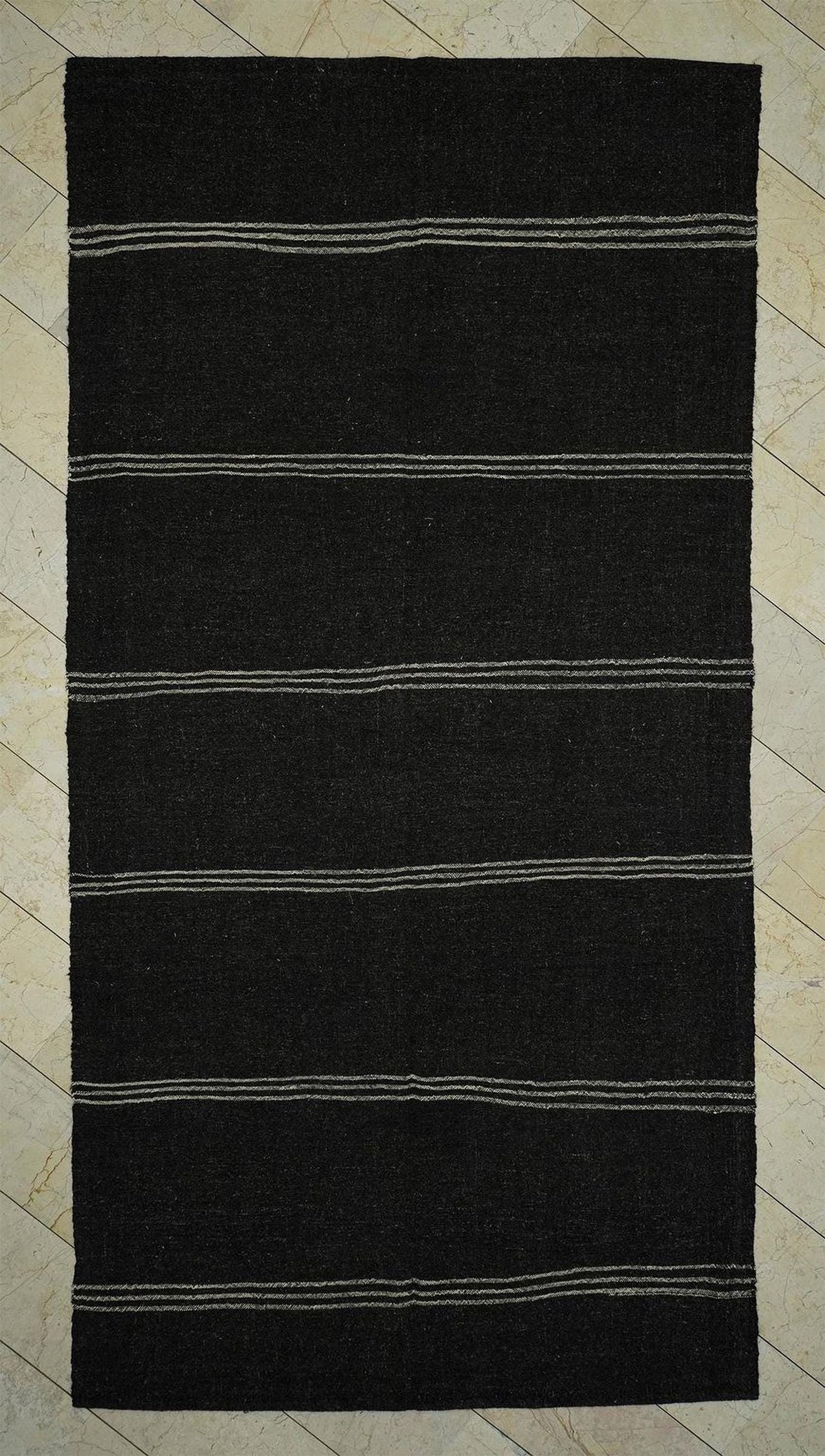 Vintage Turkish Kilim Rug: 1960s Goat Hair Flat Weave, 5,7x11,6 ft