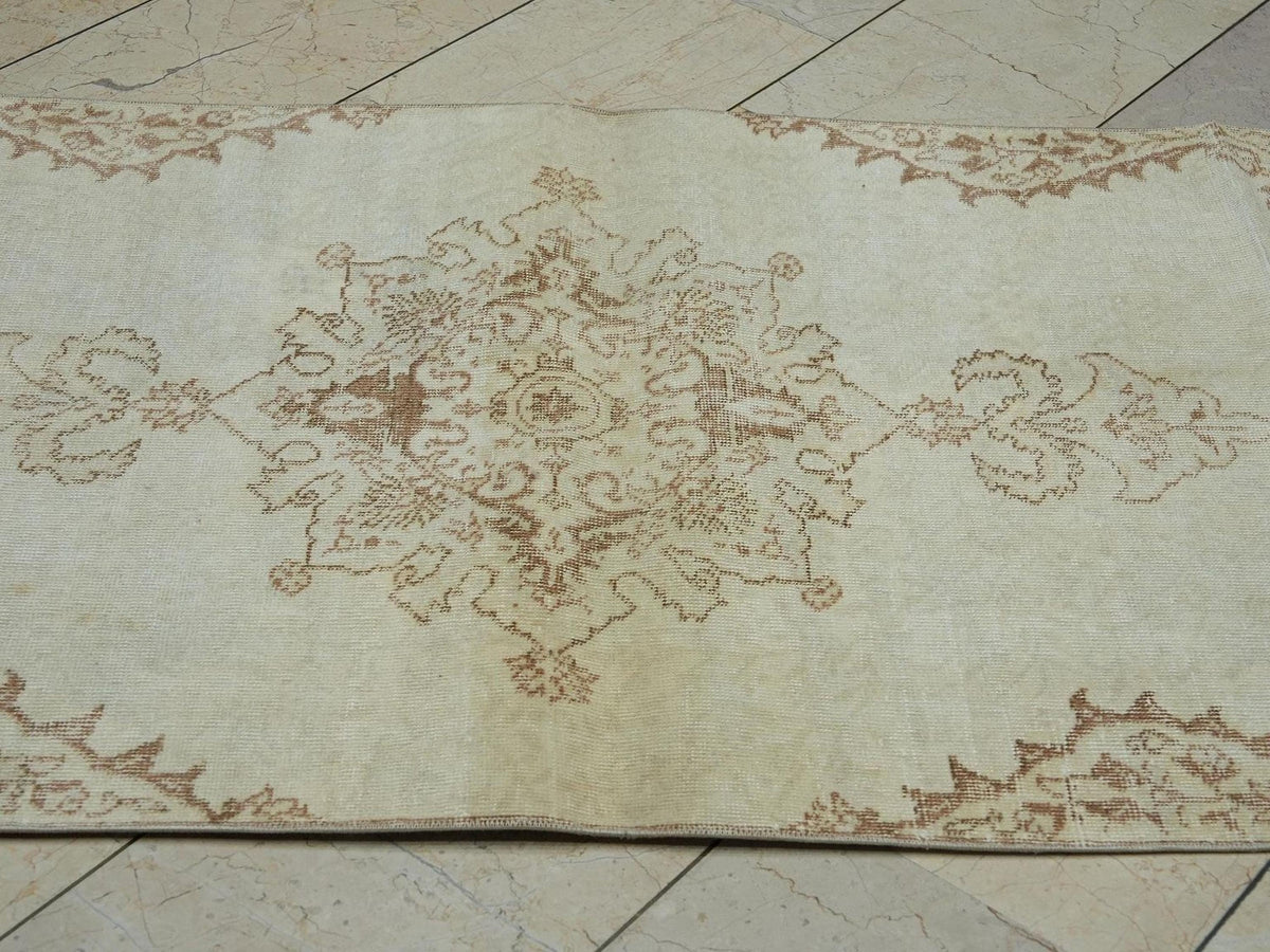 Neutral Vintage Oushak Rug Runner,3.2x8 Ft,Home Living Decor Turkish Carpet Runners.