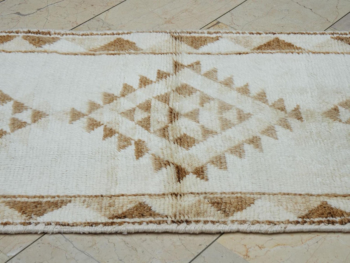Luxurious Decor Handmade Wool Moroccan Style Rug Runner: 3x11 Brown & White Rugs