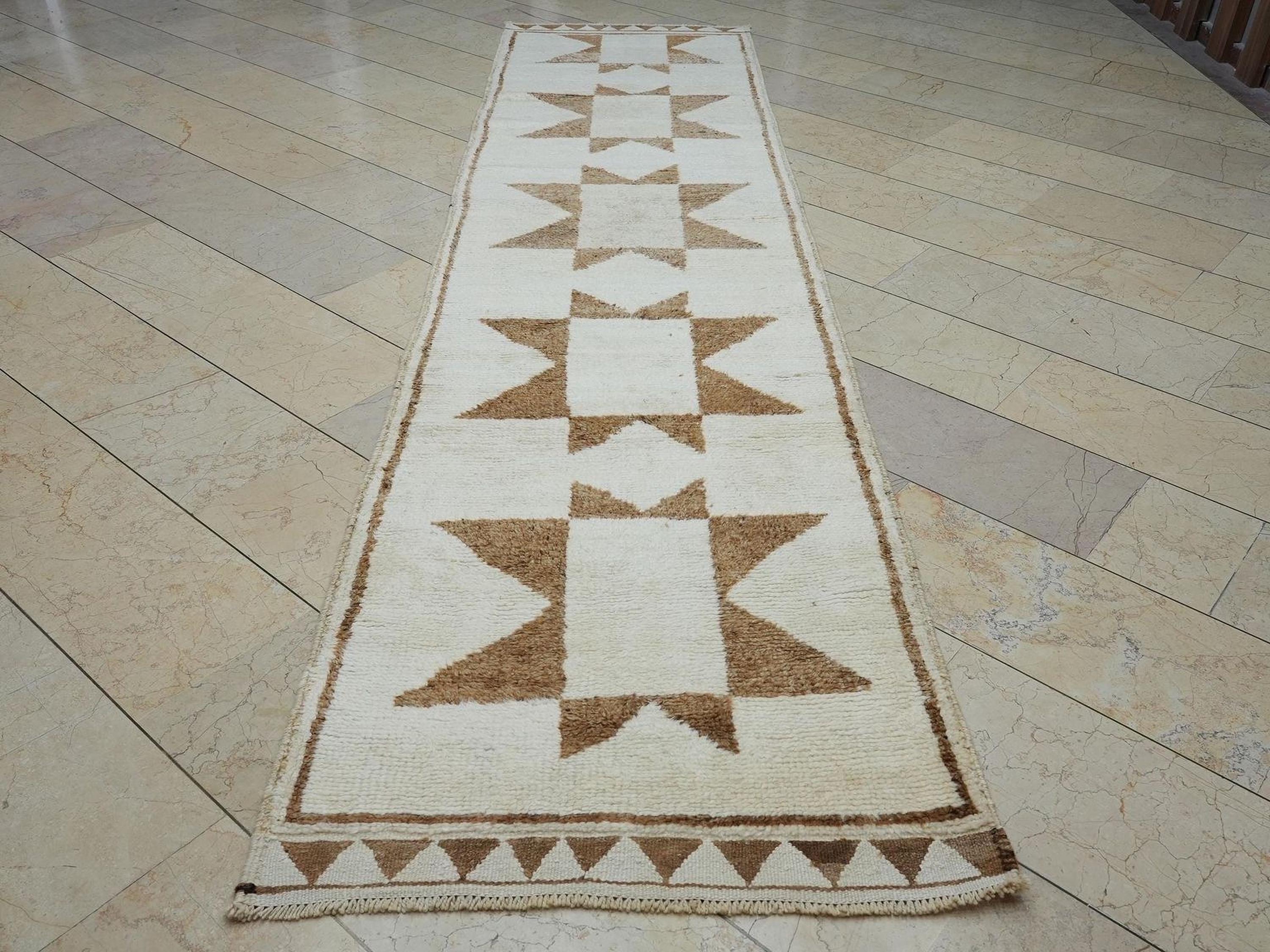 Star Pattern Vintage Wool Turkish Rug Runner: Brown & White Mid-Century Modern Rugs 3,1x12,4 Ft.
