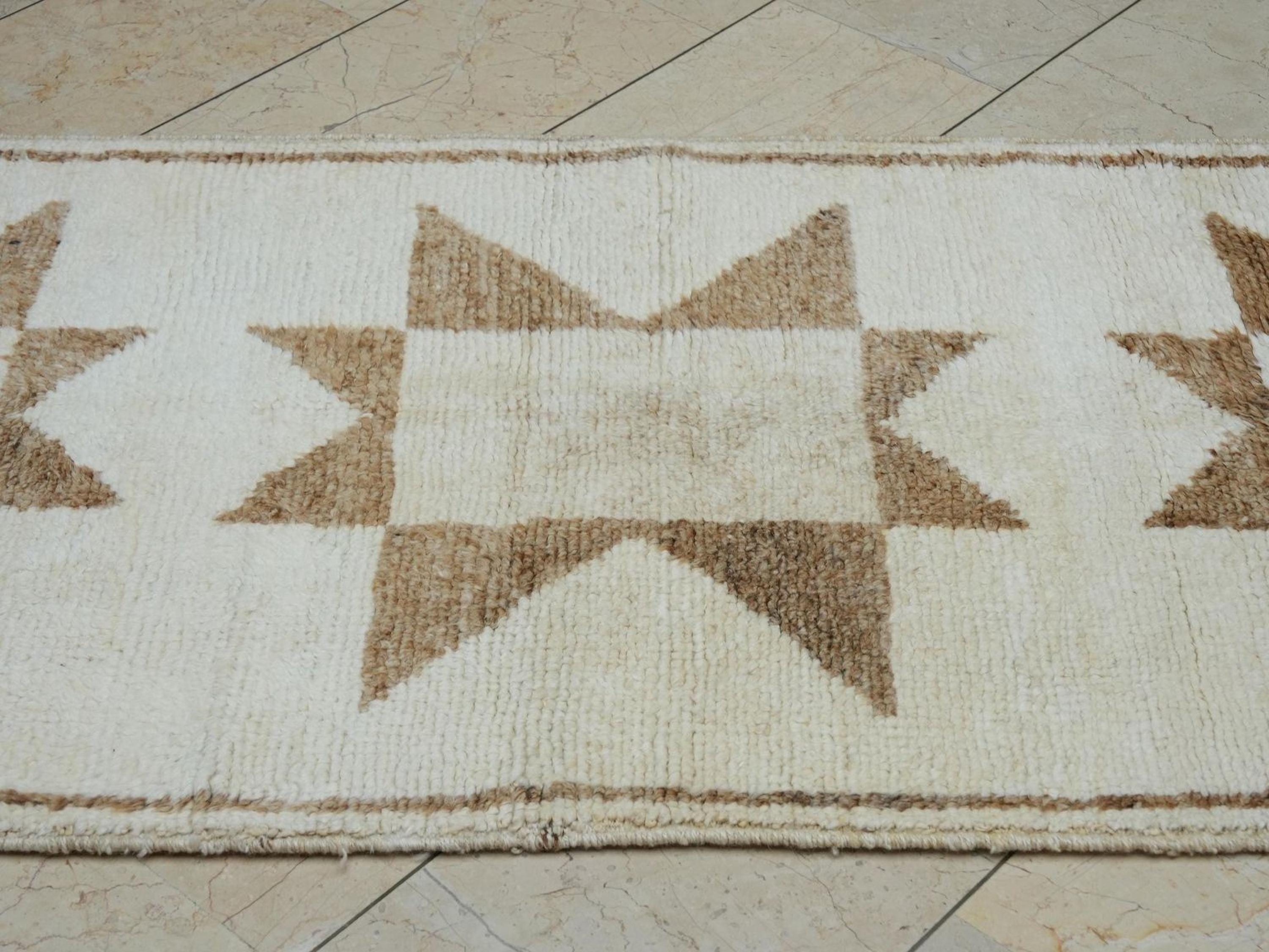 Star Pattern Vintage Wool Turkish Rug Runner: Brown & White Mid-Century Modern Rugs 3,1x12,4 Ft.