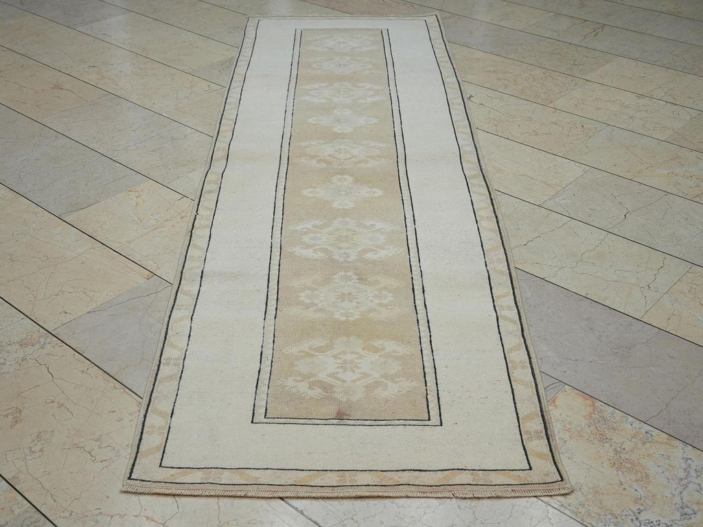 Vintage Oushak Wool Rug Runner: Pastel Mid-Century Turkish Carpet Rugs, 2,7"x8,8" Feet.