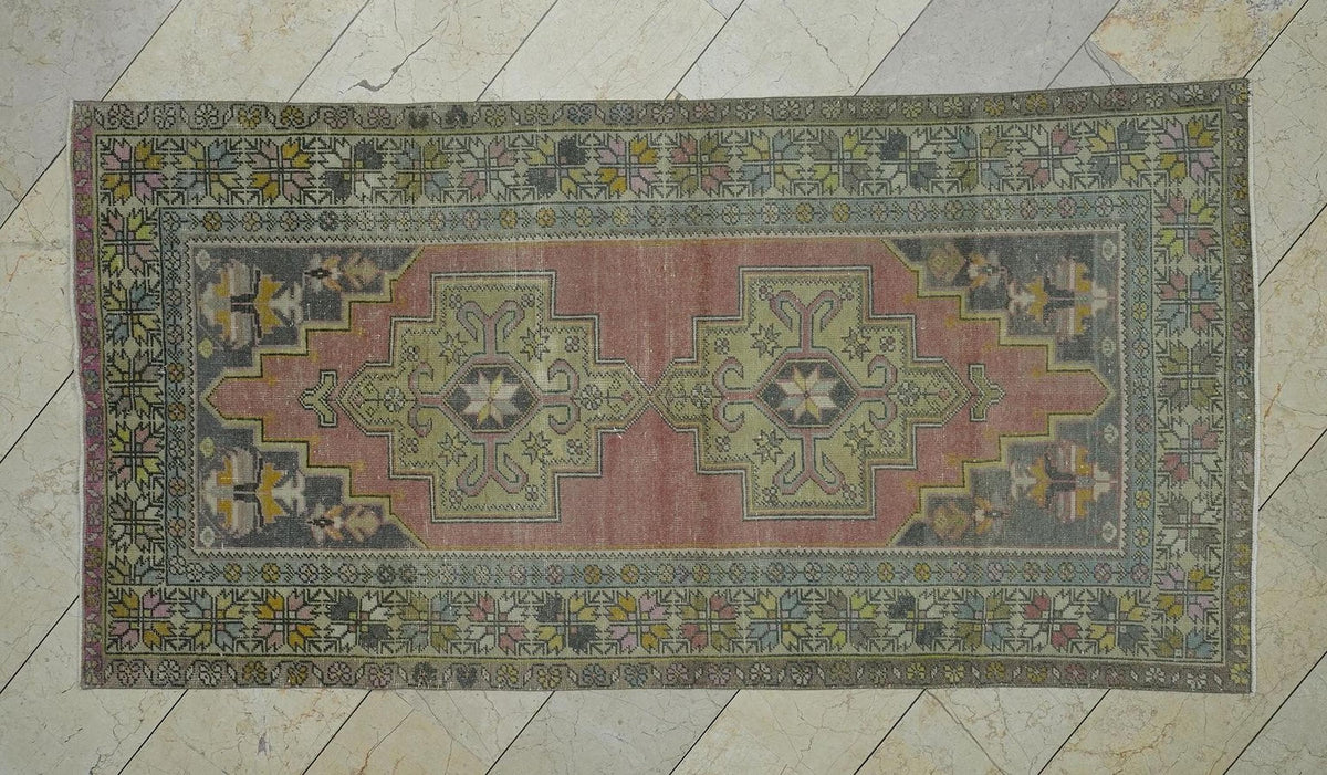 Daisy Oushak Rug: 4x8 Feet,Vintage Turkish Wool Carpet Rugs.