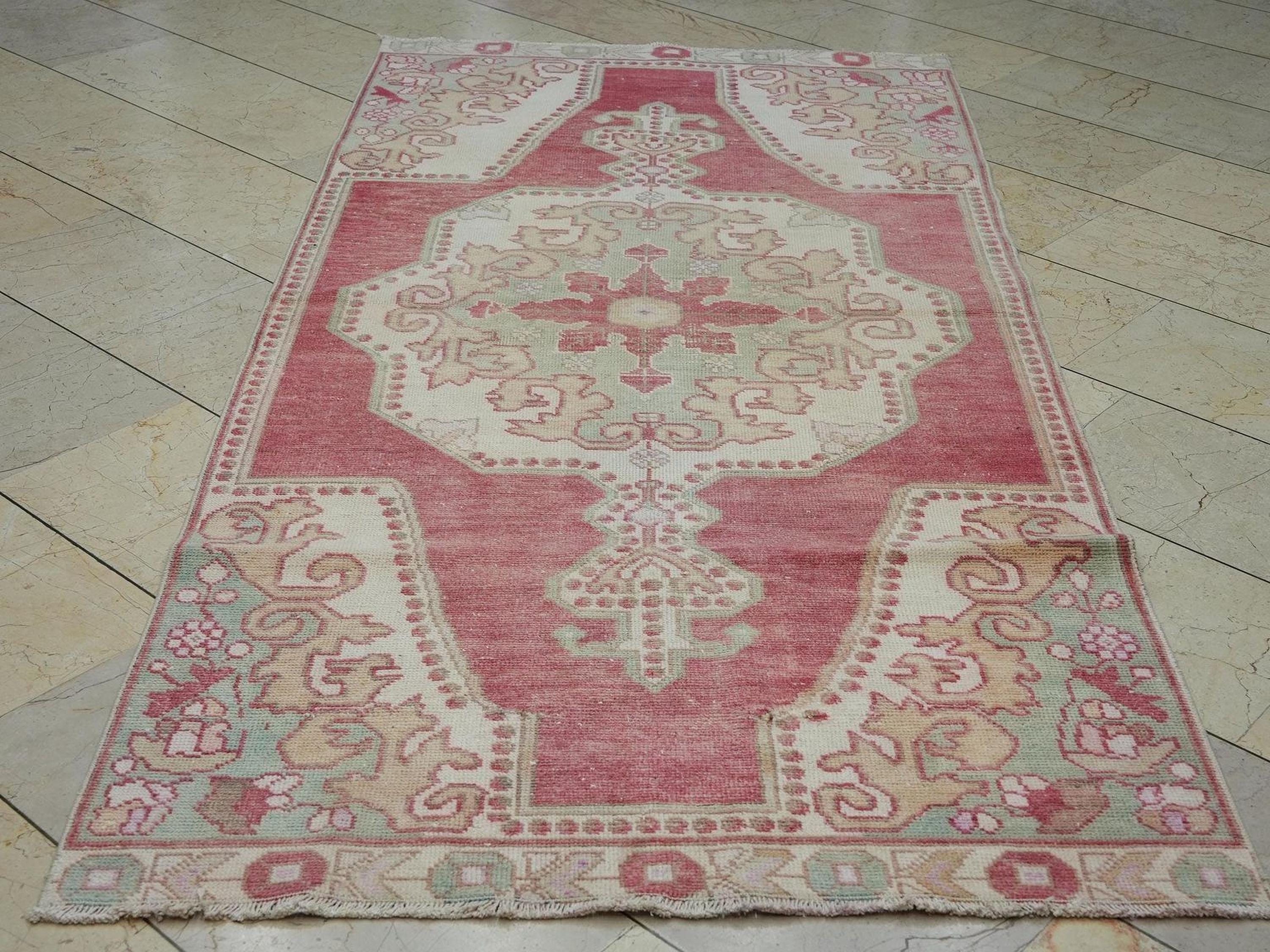 Handmade Wool Turkish Rug: Mid-Century Modern Oushak Carpet (3.9 x 8.1 ft)