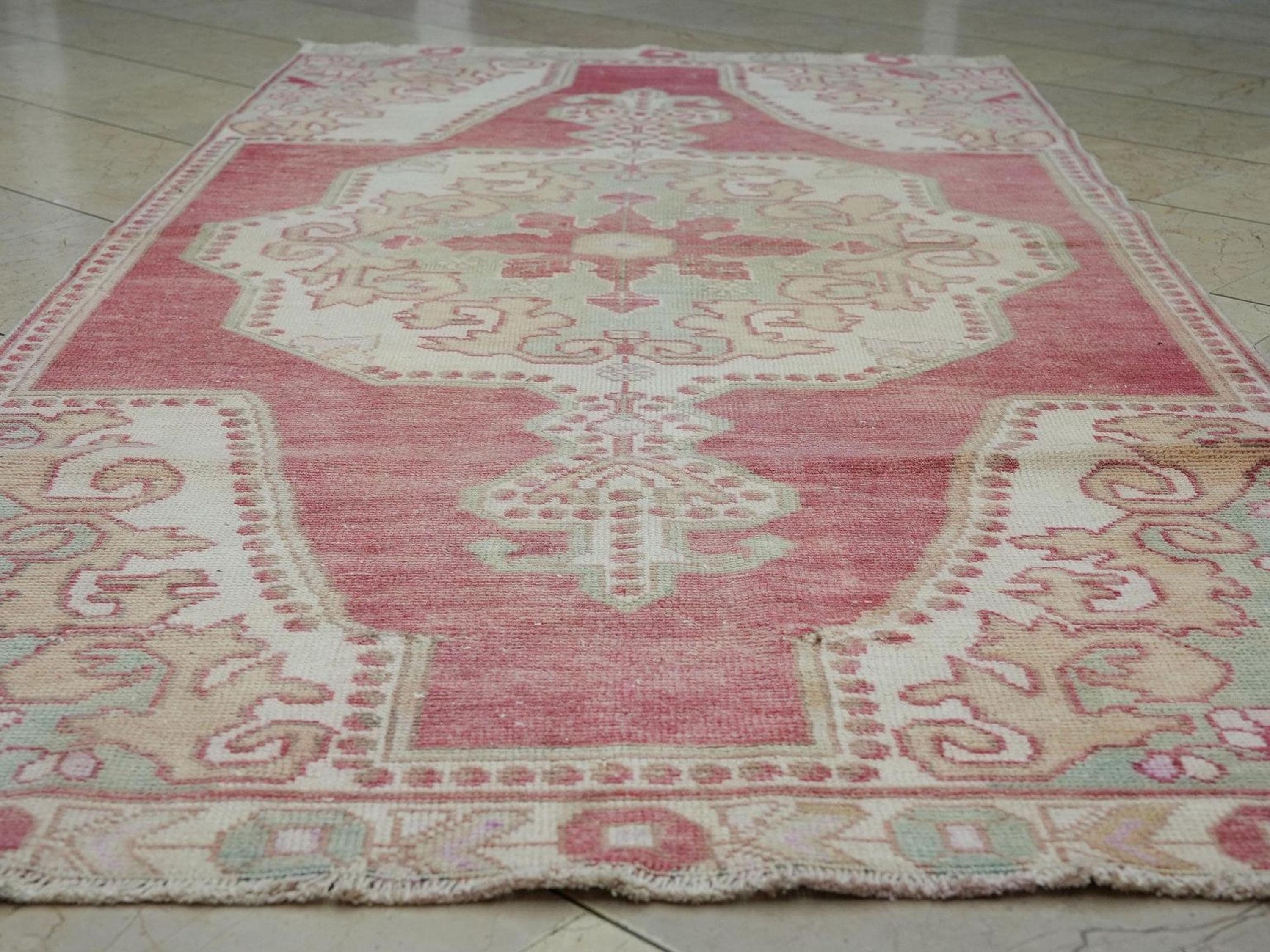 Handmade Wool Turkish Rug: Mid-Century Modern Oushak Carpet (3.9 x 8.1 ft)