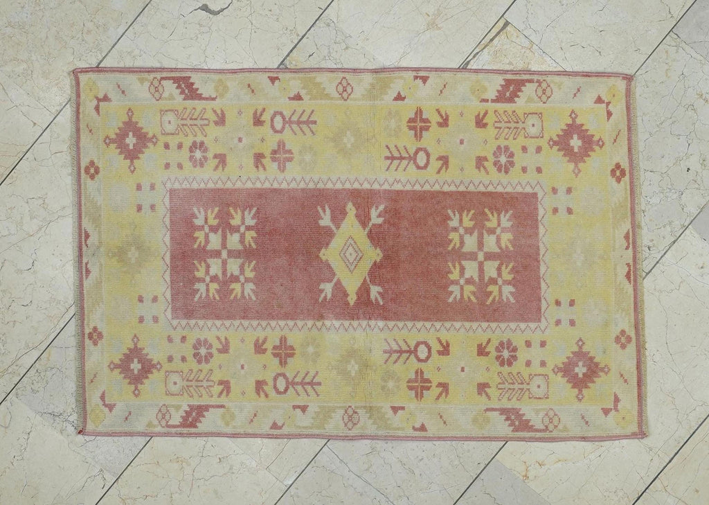 Handwoven Wool Oushak Rug: 2.7x4 Feet,Chic Bohemian Decor Carpet Rugs.