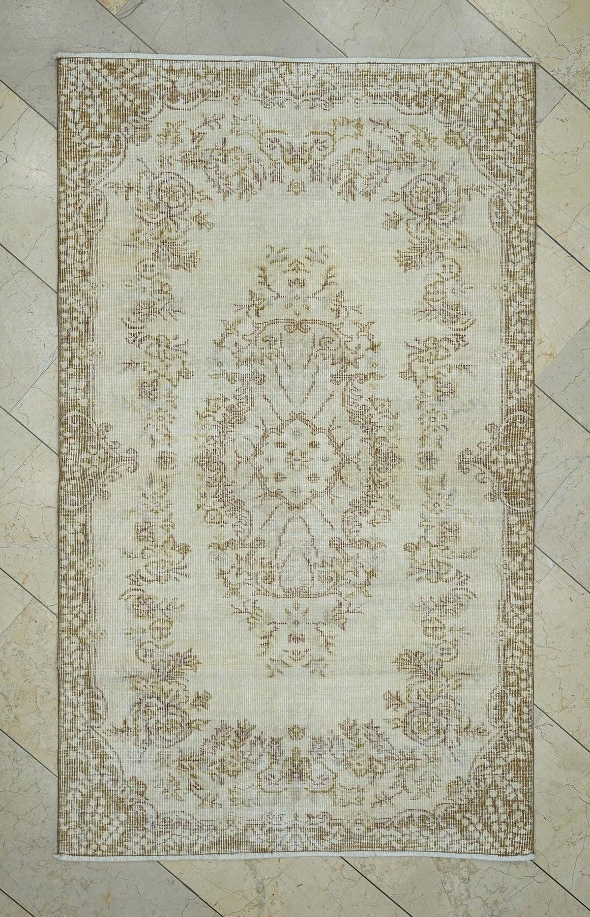 Floral Pattern Neutral Wool Turkish Carpet Rug,4x6.5 Ft,One Of A Kind Oushak Rugs.