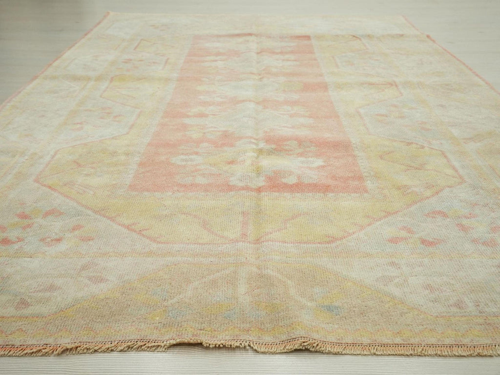 Handmade Wool Oushak Rug: Pastel Turkish Vintage Carpet (5,2"x7,8")