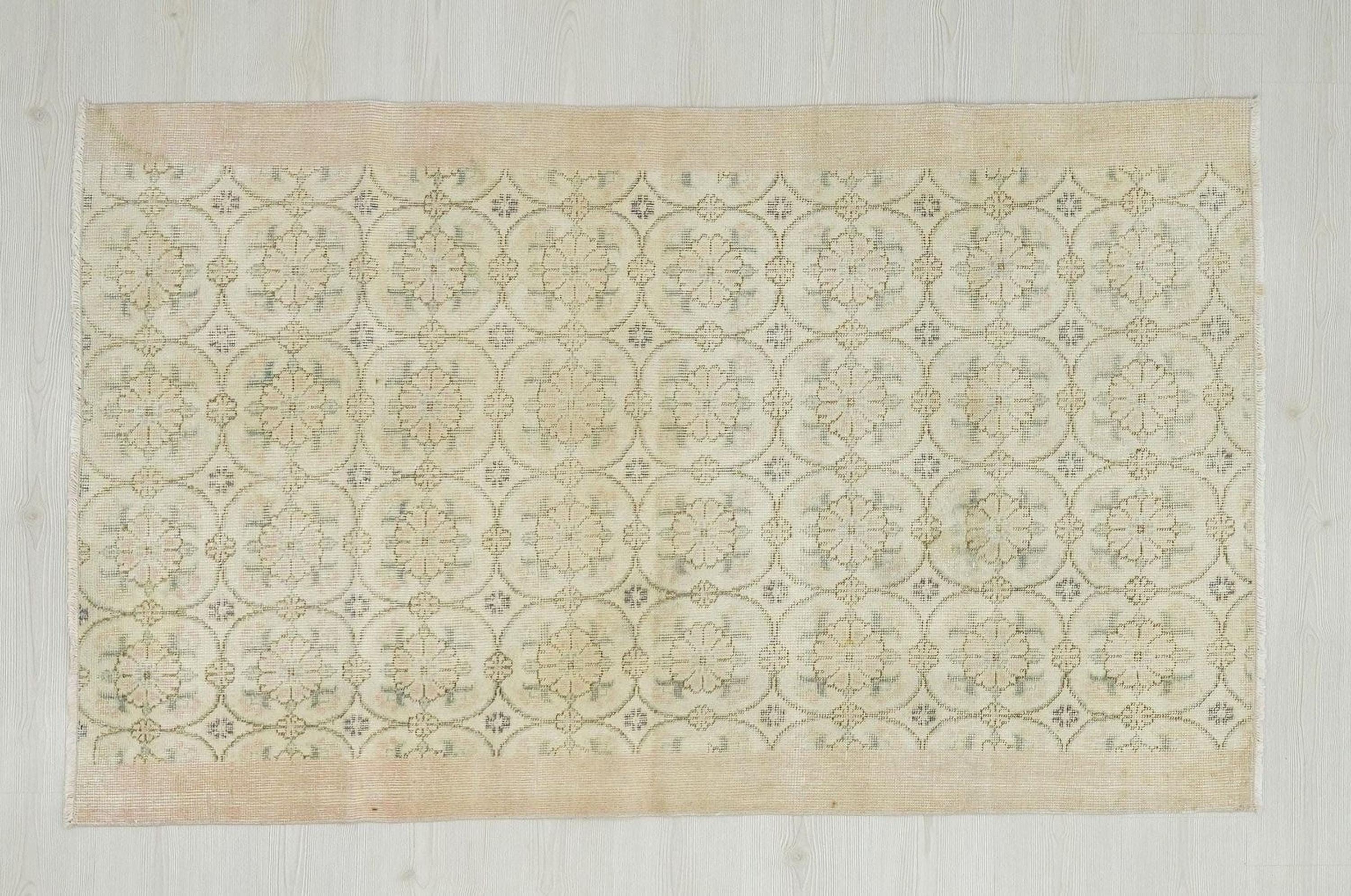 Small Vintage Oushak Rug: Turkish Wool Floor Carpet (3.5"x6")