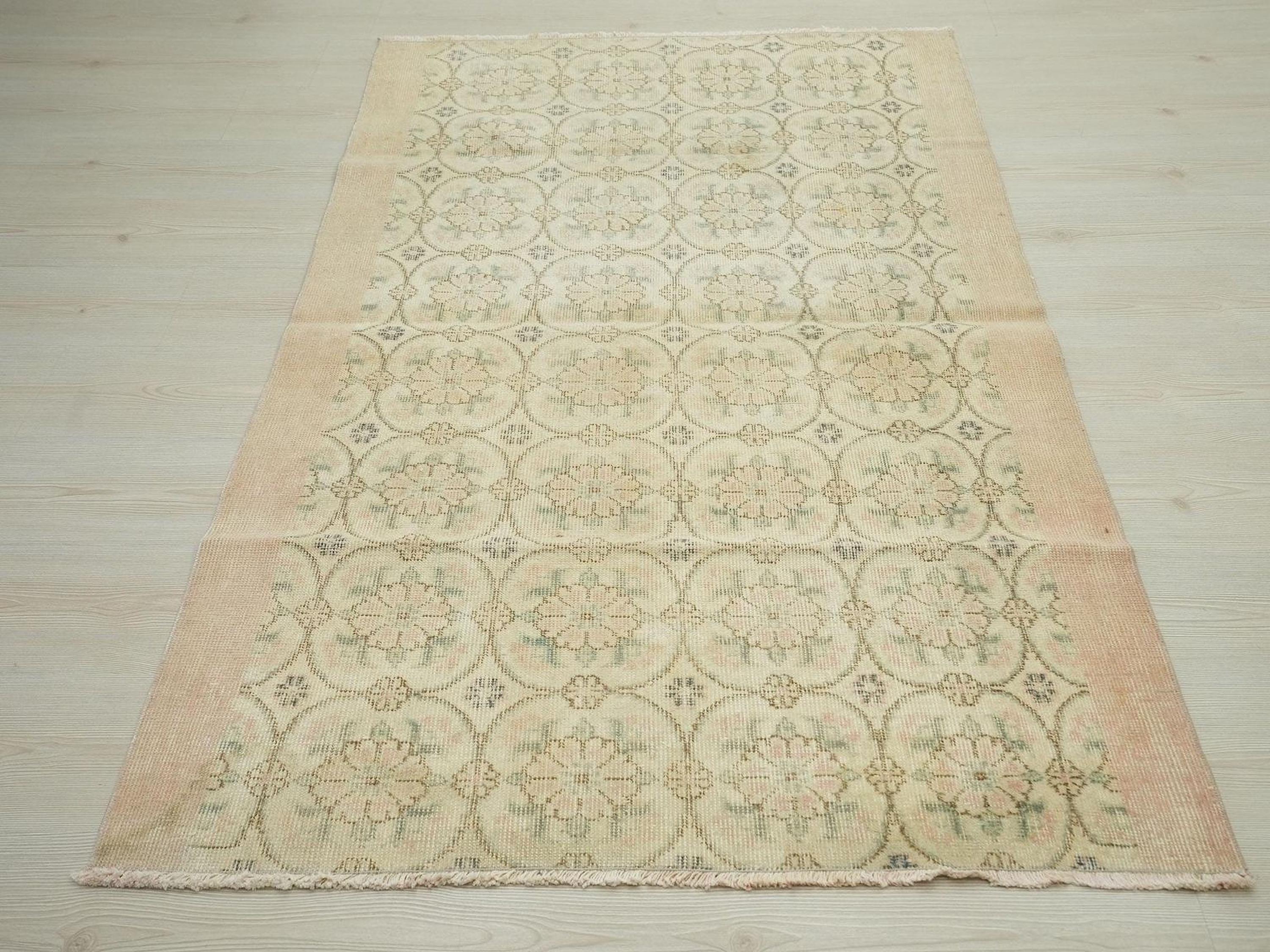 Small Vintage Oushak Rug: Turkish Wool Floor Carpet (3.5"x6")