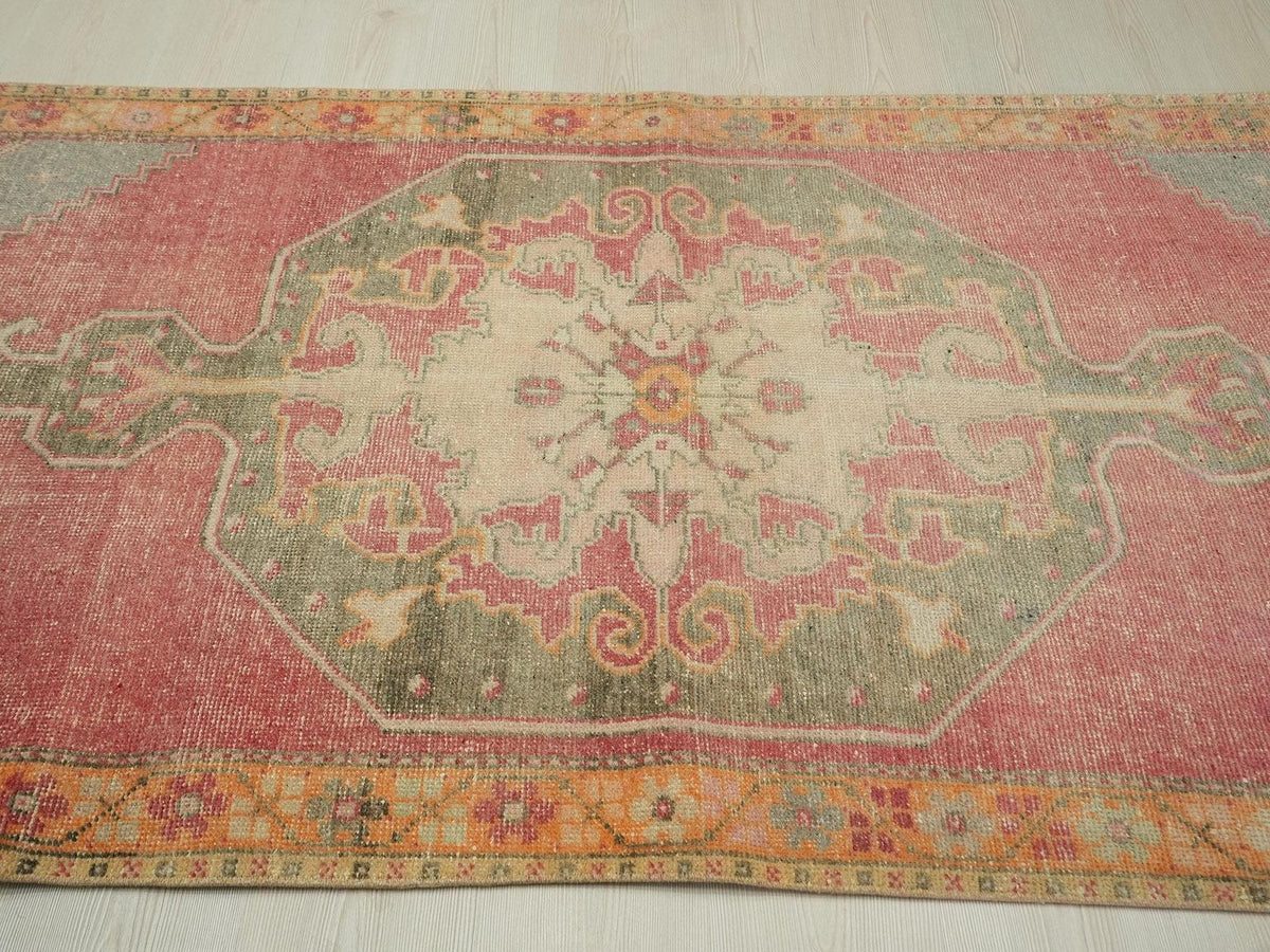 Handmade Oushak Wool Rug (4x8): Pastel Ethnic Anatolian Carpet