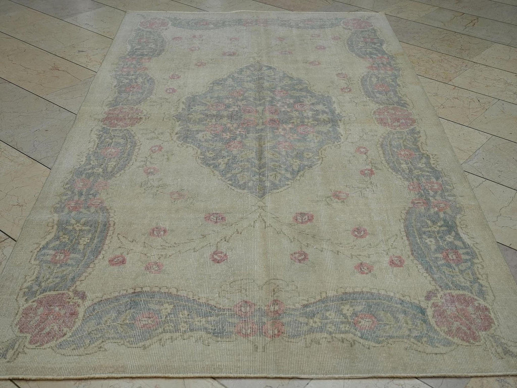 Small Vintage Oushak Rug: Beige Gray Turkish Wool Carpet (4.7x8.2 ft)