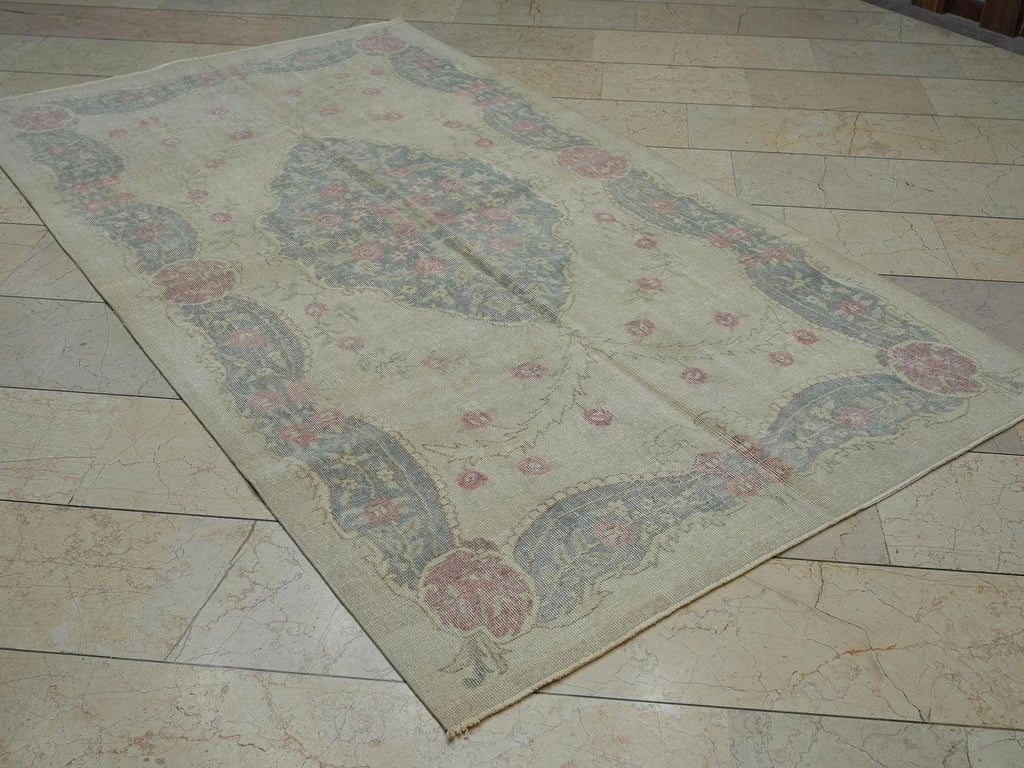 Small Vintage Oushak Rug: Beige Gray Turkish Wool Carpet (4.7x8.2 ft)