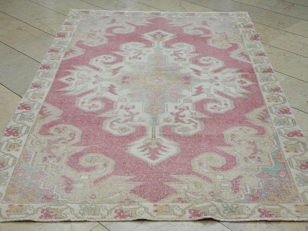 Handmade Wool Vintage Oushak Rug 5x7: Turkish Pastel Geometric Rugs.