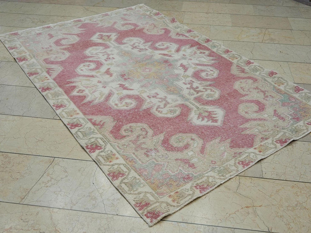 Handmade Wool Vintage Oushak Rug 5x7: Turkish Pastel Geometric Rugs.