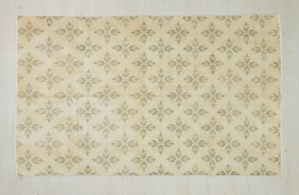 Vintage Oushak Rug: 4.9"x8.2" Feet, Small Size Turkish Wool Carpet Rugs.