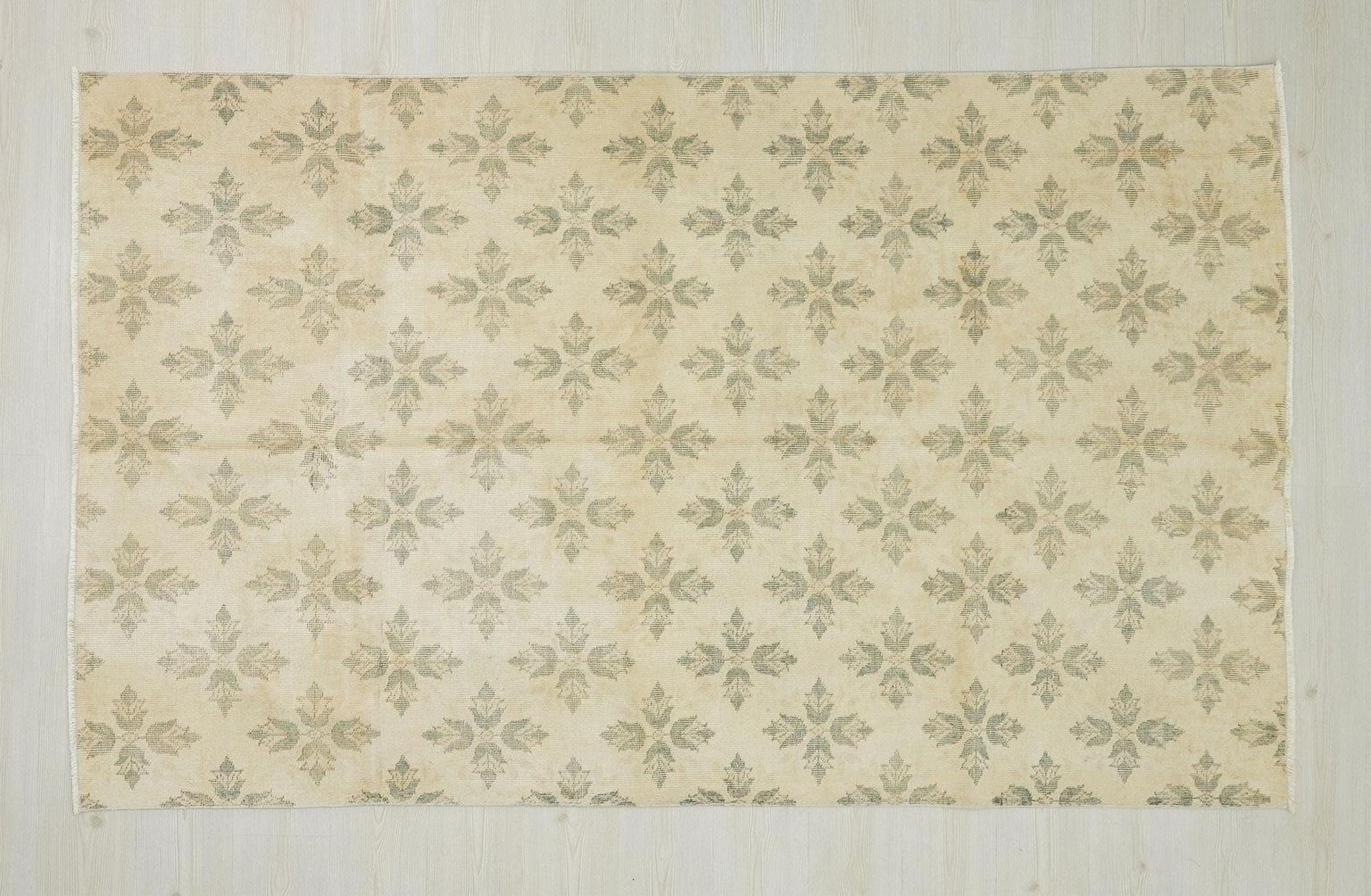Vintage Oushak Rug: 4.9"x8.2" Feet, Small Size Turkish Wool Carpet Rugs.