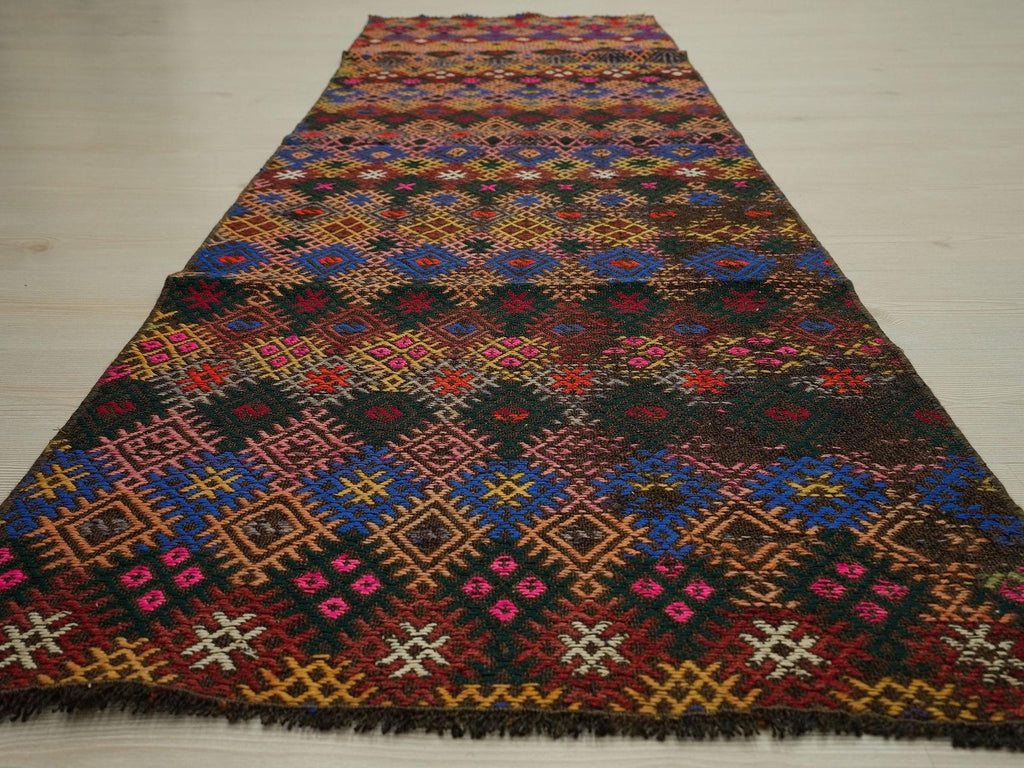 Vintage Turkish Kilim Rug Runner: Handmade Wool Embroidered Area Rugs (2.5x7.9 ft)
