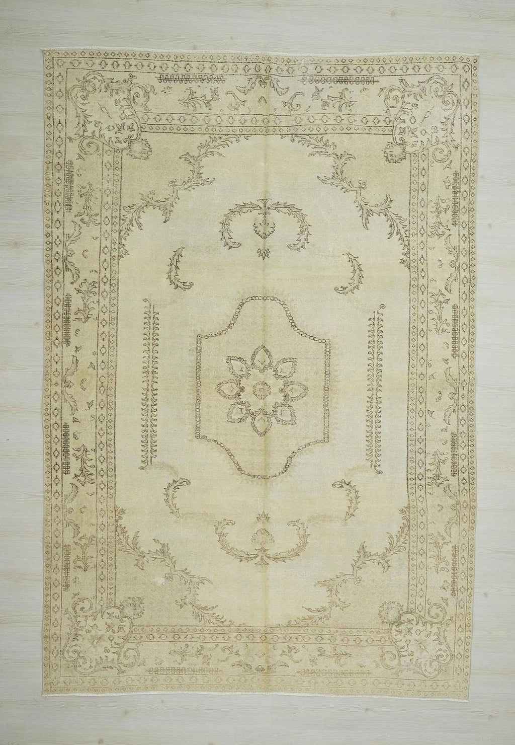 Turkish Oushak Rug: Vintage Wool Handmade - Neutral Beige Brown Rugs