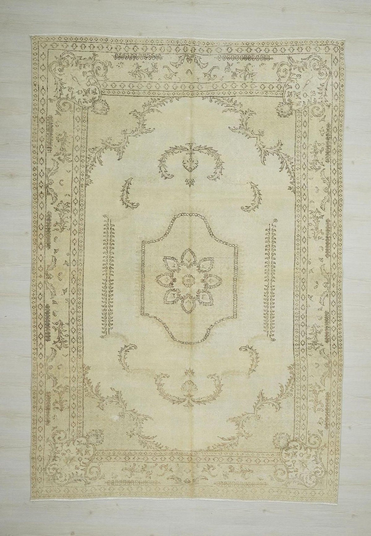 Turkish Oushak Rug: Vintage Wool Handmade - Neutral Beige Brown Rugs