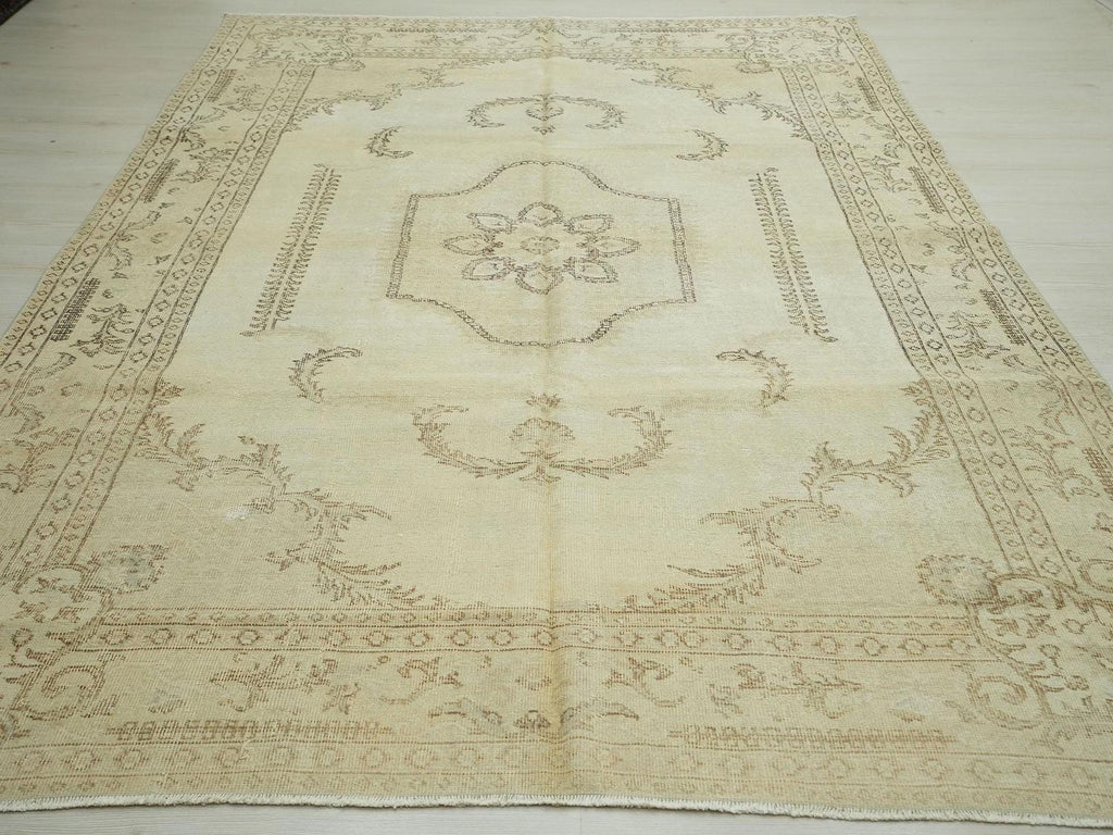 Turkish Oushak Rug: Vintage Wool Handmade - Neutral Beige Brown Rugs