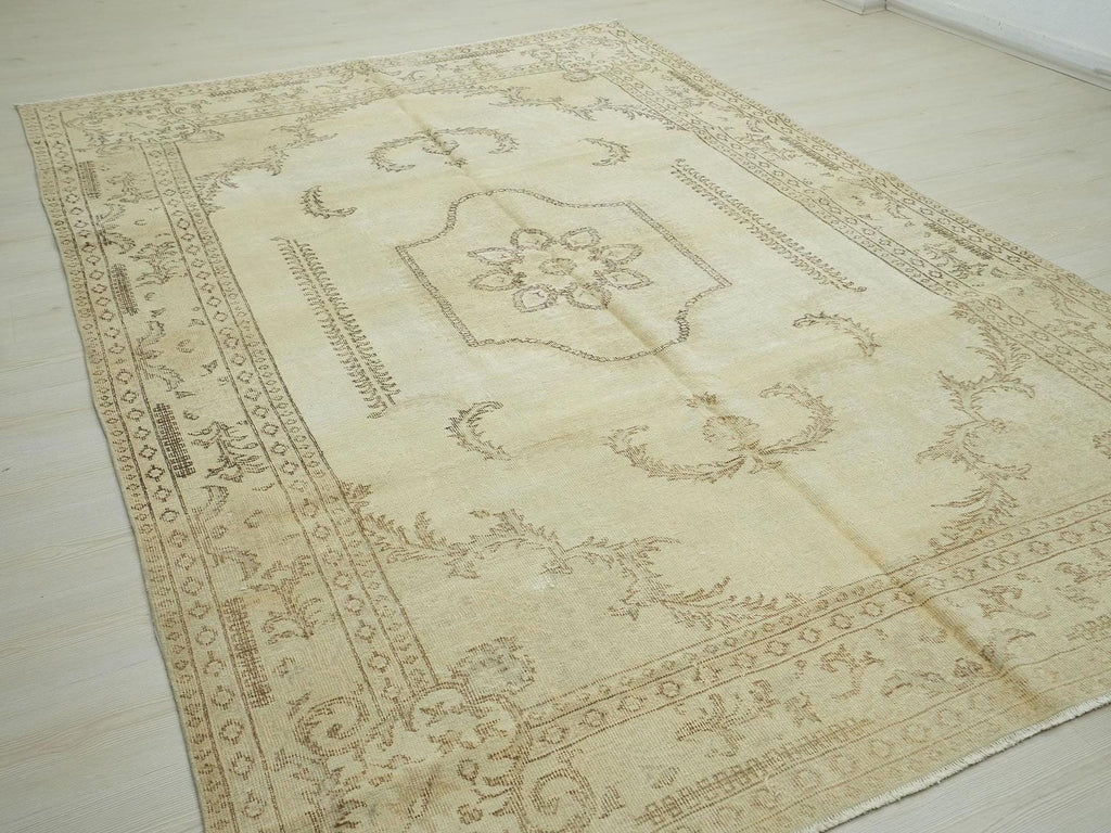 Turkish Oushak Rug: Vintage Wool Handmade - Neutral Beige Brown Rugs