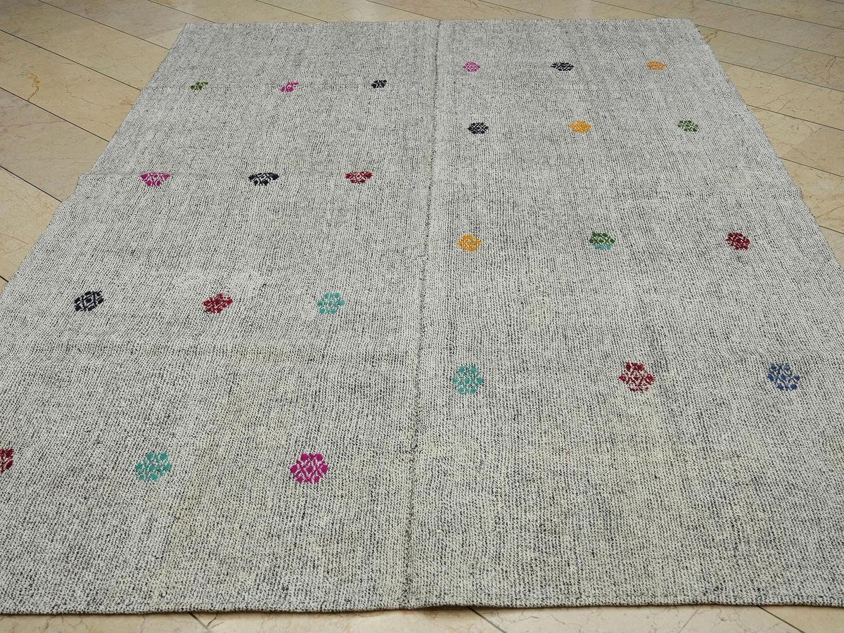 Naturel Gray Flatweave Rug: 6.7x9.6 ft, Farmhouse Outdoor Decor Turkish Kilim Rugs.