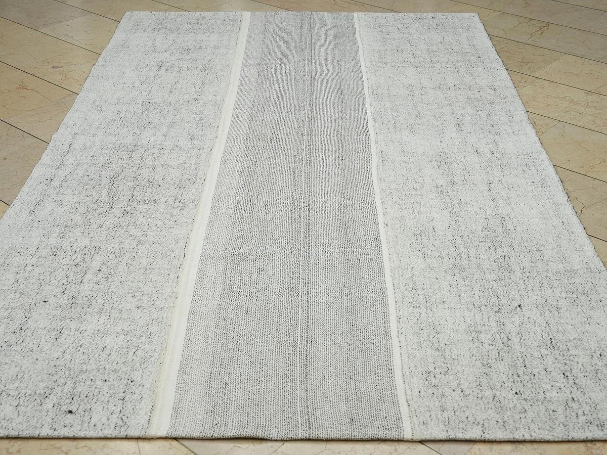 Handmade Gray Turkish Kilim Rug: Mid-Century Modern Flat Weave (5,2"x8,6" Feet)