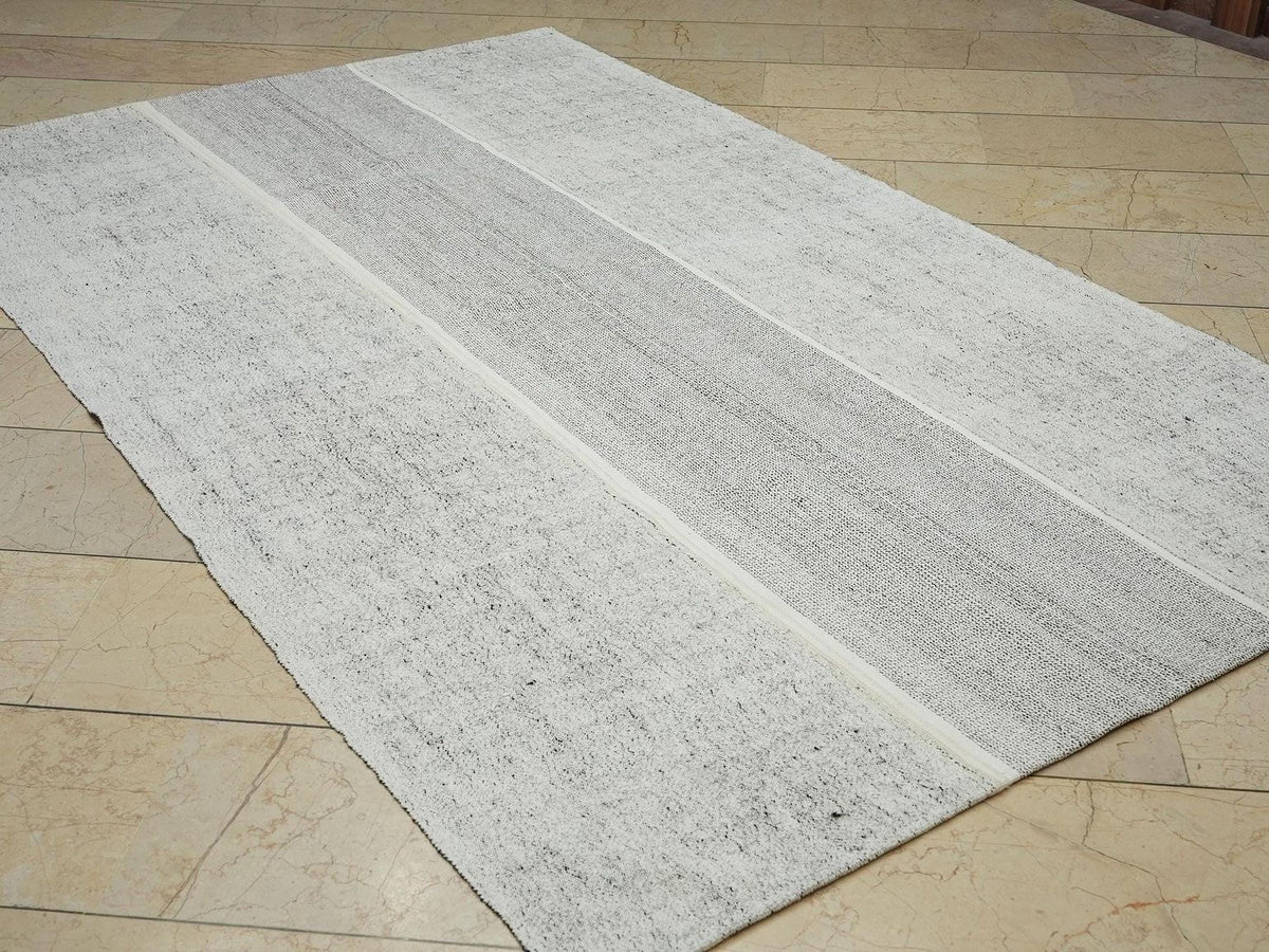 Handmade Gray Turkish Kilim Rug: Mid-Century Modern Flat Weave (5,2"x8,6" Feet)
