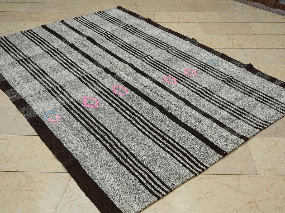 Vintage Turkish Kilim Rug: Brown Gray Anatolian Woven Floor Rugs 5.7"x8" Feet.