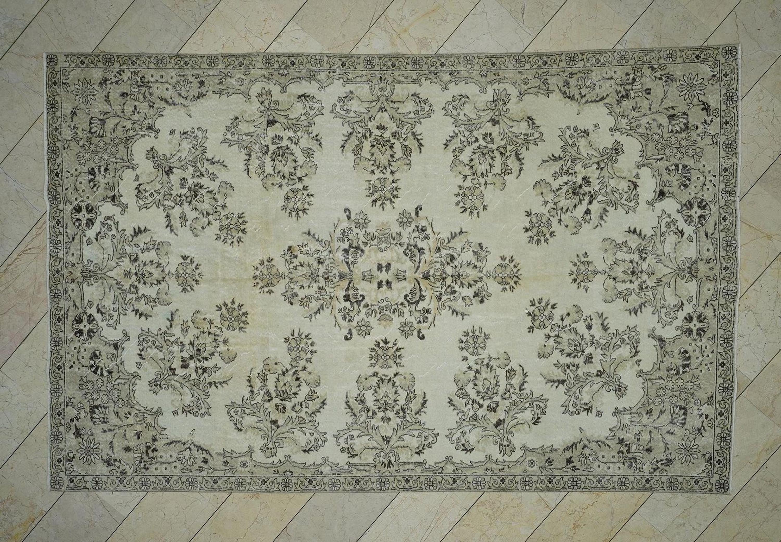 Large Turkish Oushak Rug: Distressed Vintage Wool Bohemian Carpet Rugs, 6,9"x10,7" Feet.
