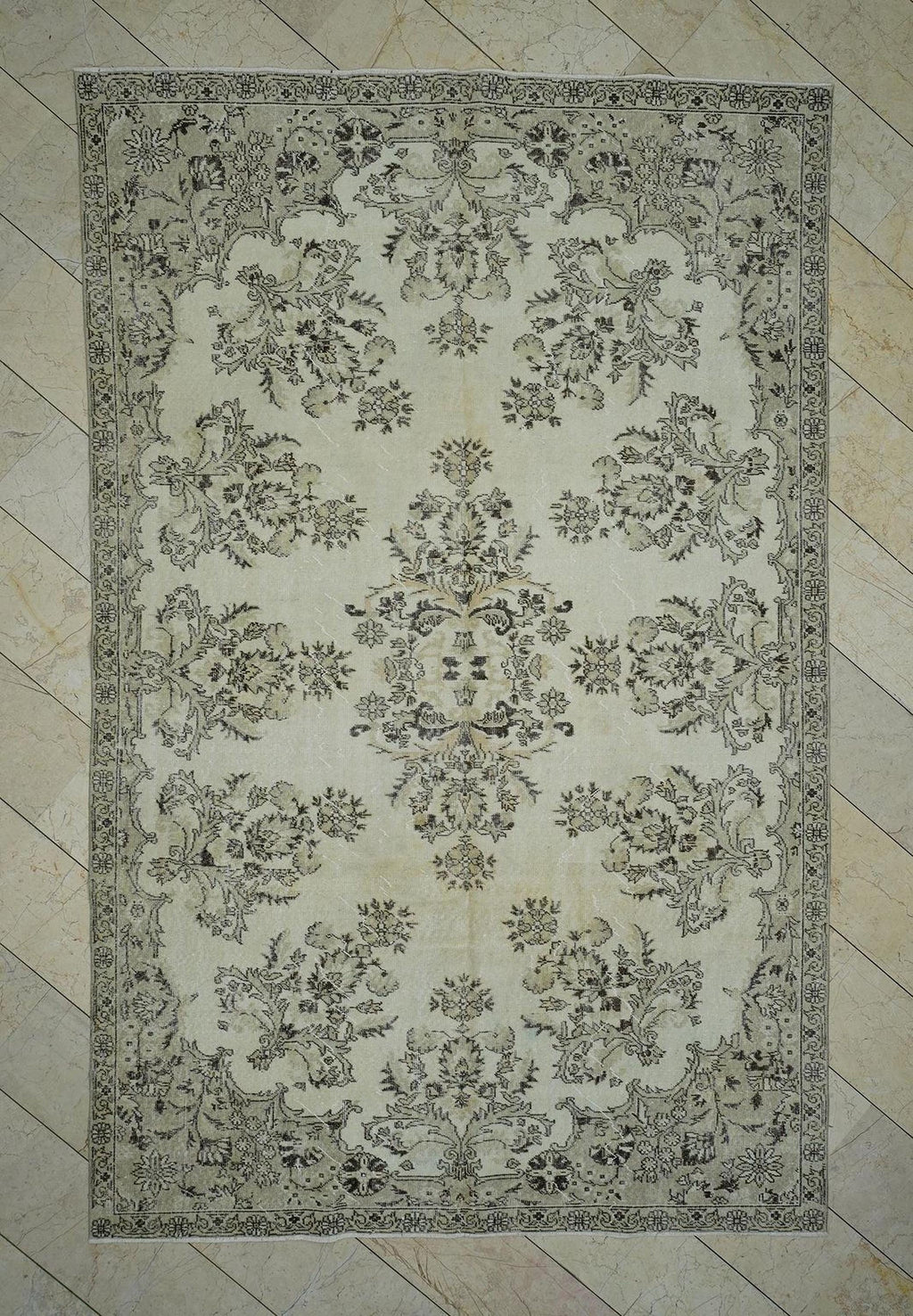 Large Turkish Oushak Rug: Distressed Vintage Wool Bohemian Carpet Rugs, 6,9"x10,7" Feet.