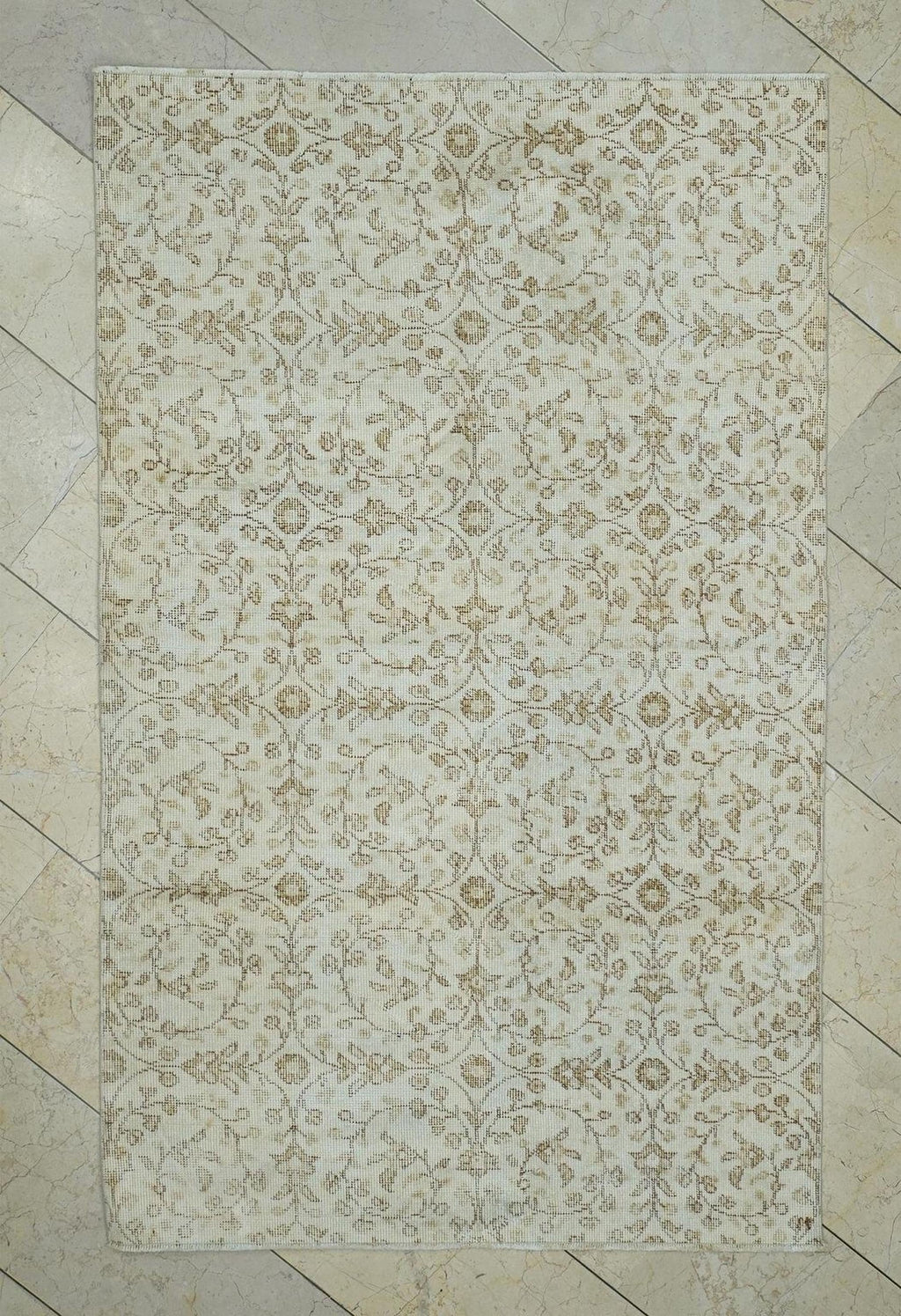 Vintage Handmade Wool Oushak Rug: Cream & Brown Bohemian Carpet,4x6 Ft.