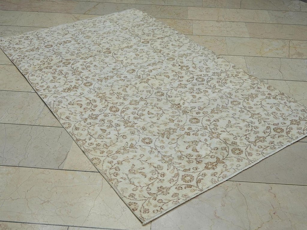 Vintage Handmade Wool Oushak Rug: Cream & Brown Bohemian Carpet,4x6 Ft.