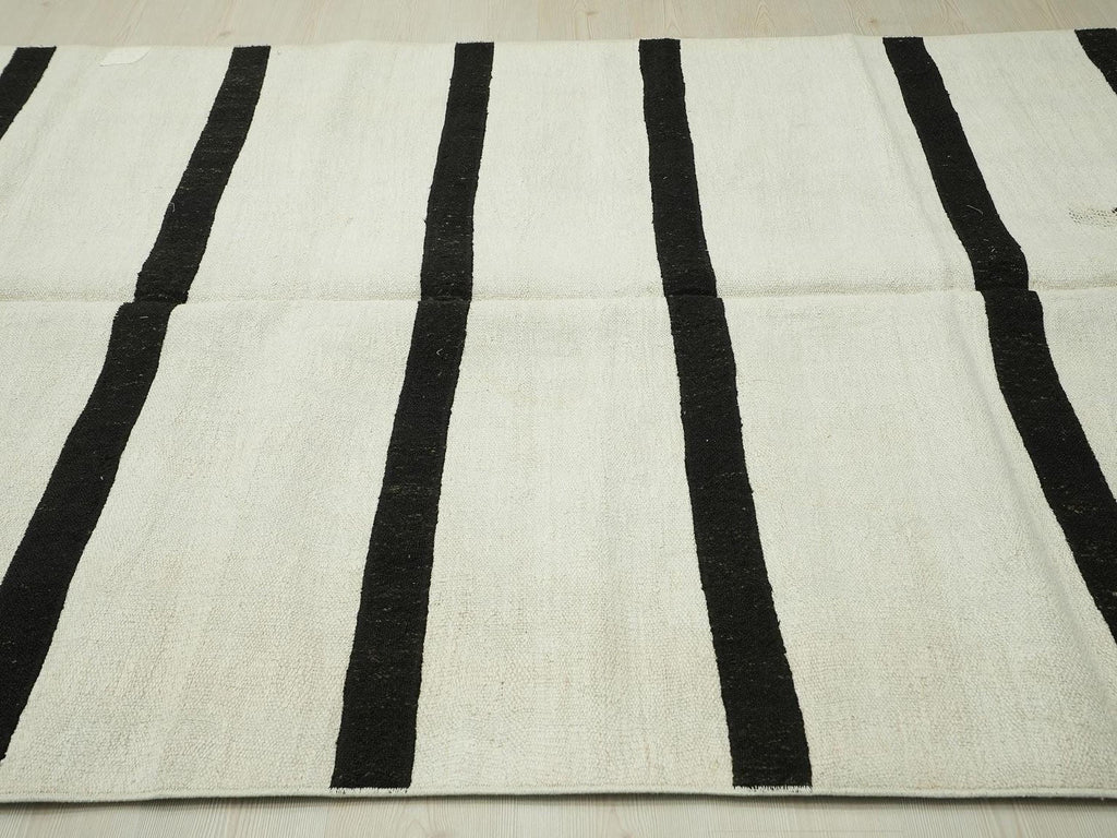 Patchwork Turkish Kilim Rug: Seasonal Decor Minimal Style Stripe Rugs, 6x10 Feet.