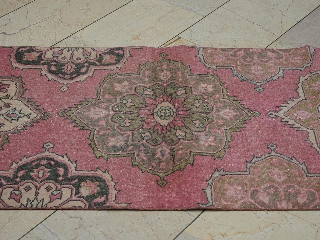 Salmon Pink Oushak Rug Runner: Vintage Turkish Wool Carpet Rugs, 2,6"x7" Feet.