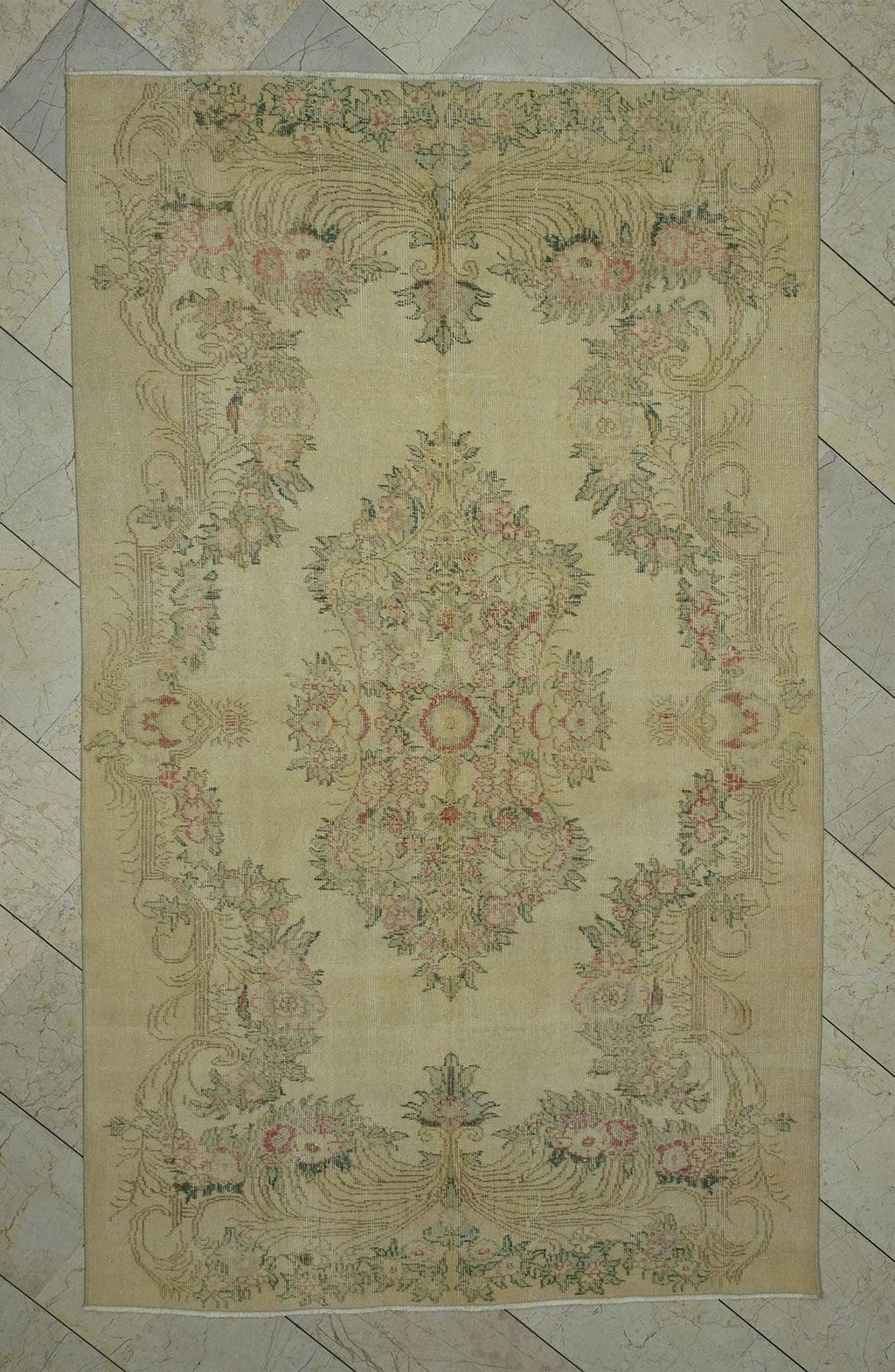 Small Vintage Oushak Rug: Turkish Handmade Wool Rugs 4,11"x8,3" ft