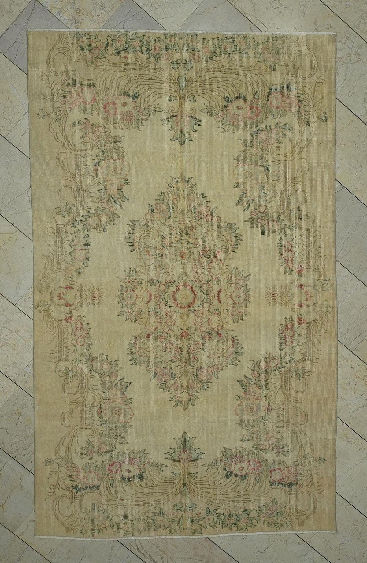 Small Vintage Oushak Rug: Turkish Handmade Wool Rugs 4,11"x8,3" ft