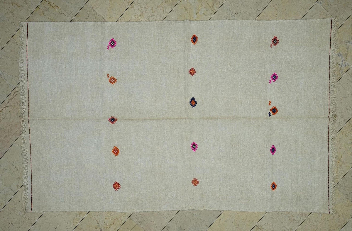 Embroidered Vintage Hemp Kilim Rug: 5.7x9.2 Feet,Seasonal Decor Home Living Rugs.
