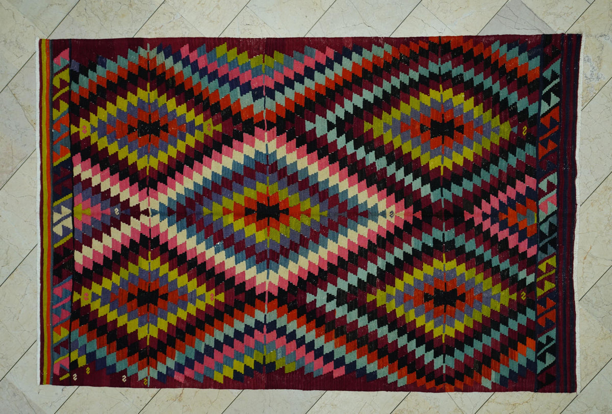 Old Turkish Kilim Rug: Diamond Zigzag Pattern Wool Flat Weave Rugs, 5,7x8,6 Feet.