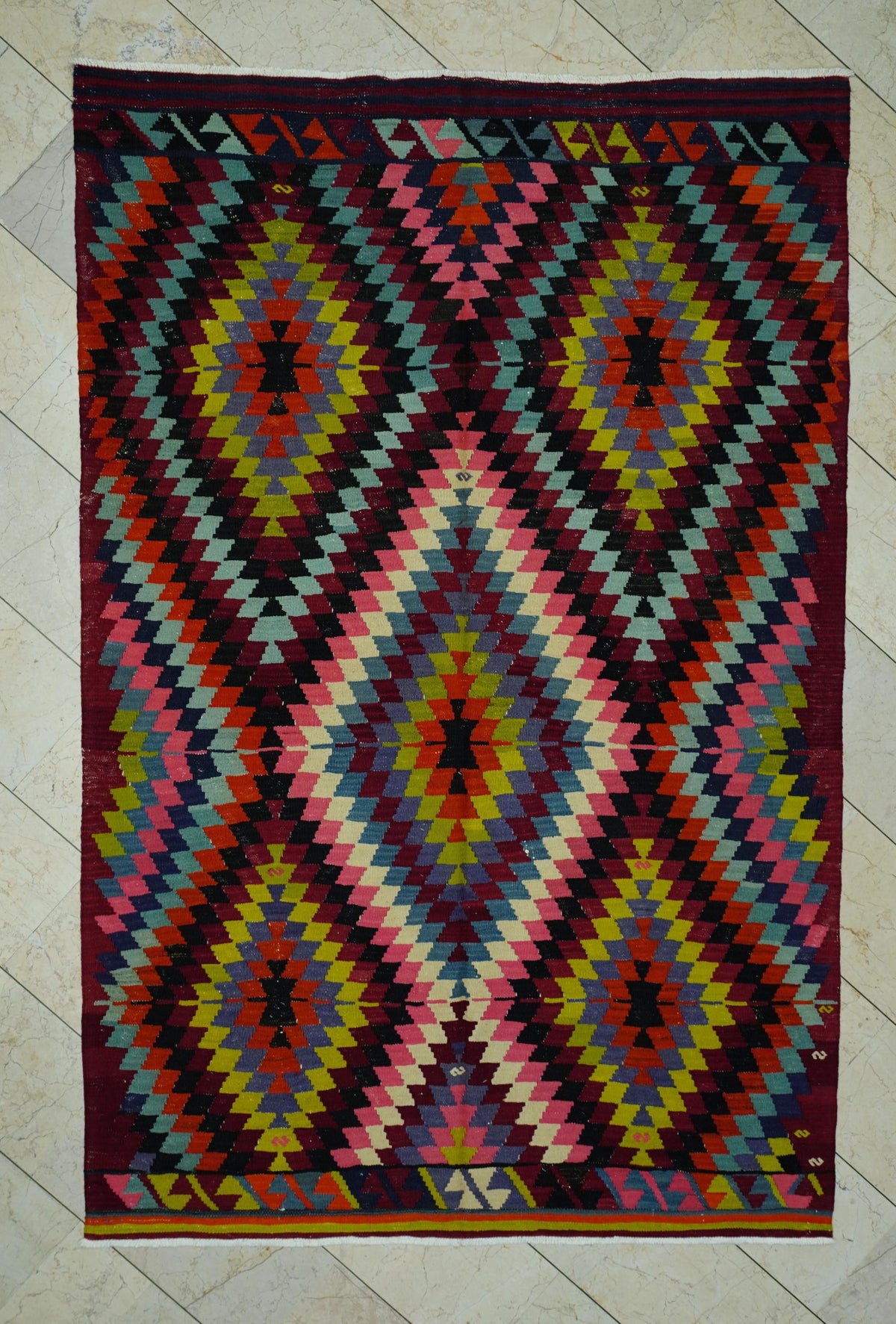Old Turkish Kilim Rug: Diamond Zigzag Pattern Wool Flat Weave Rugs, 5,7x8,6 Feet.