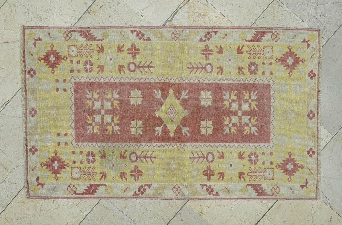 Wool Vintage Handmade Turkish Rug: 2.6x4.4 Ft,Small Home Living Kid Room Decor Rugs.