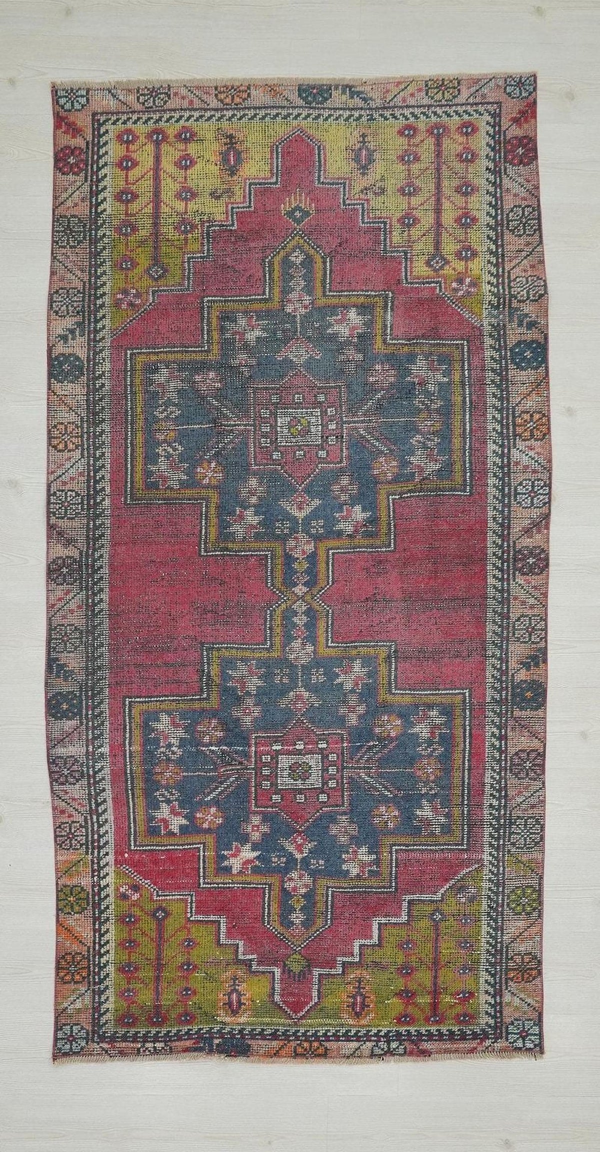 Vintage Oushak Rug: Mid-Century Modern Turkish Wool Carpet Rugs, 3,8"x7,7" Feet.